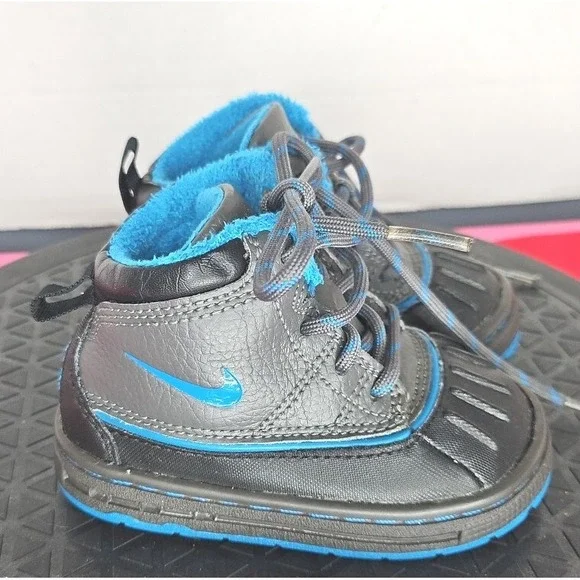 Nike Woodside ACG Boots Size US 5C Blue Black Duck Boots‎ Boy's Toddler