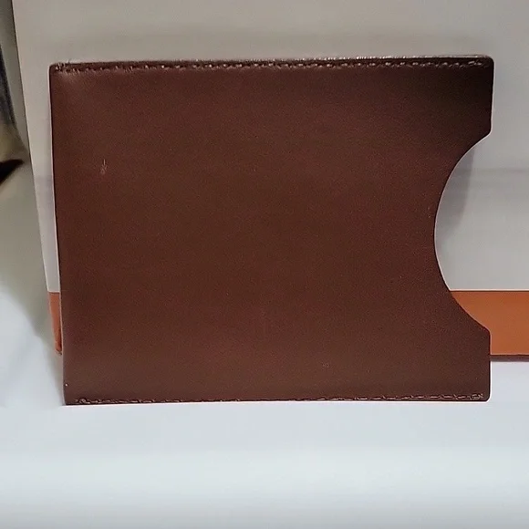 Brighton Man's brown leather embossed M1037 money clip/ card holder.