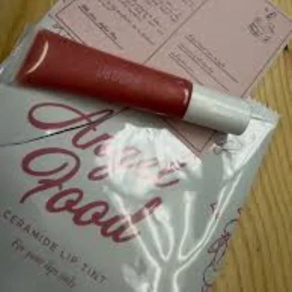 NWT Angel Food Ceramide Lip Tint Sachet