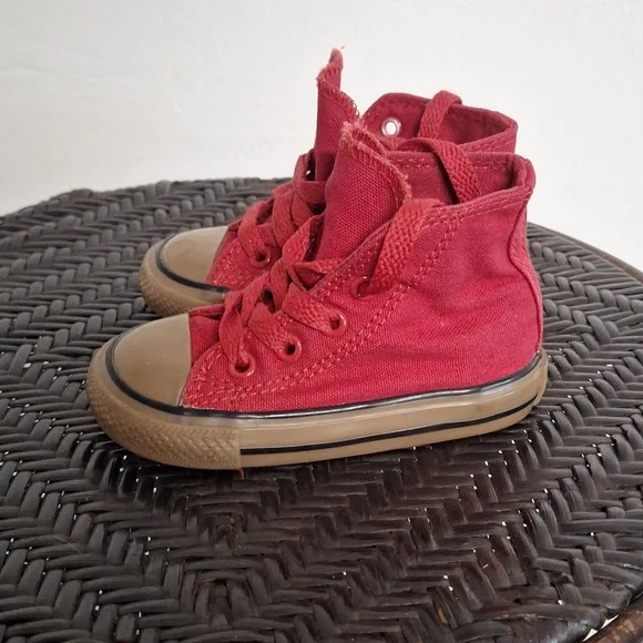 Converse Red W / Gum Sole Toddler Kids Sz 5 High Top
