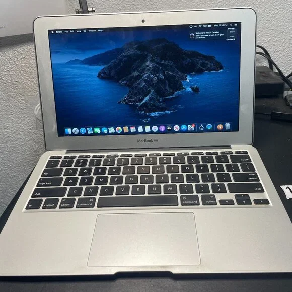 Apple MacBook Air MD223LL/A 2012 i5 1.70GHz 4GB RAM 64GB SSD 11 inch - Catalina