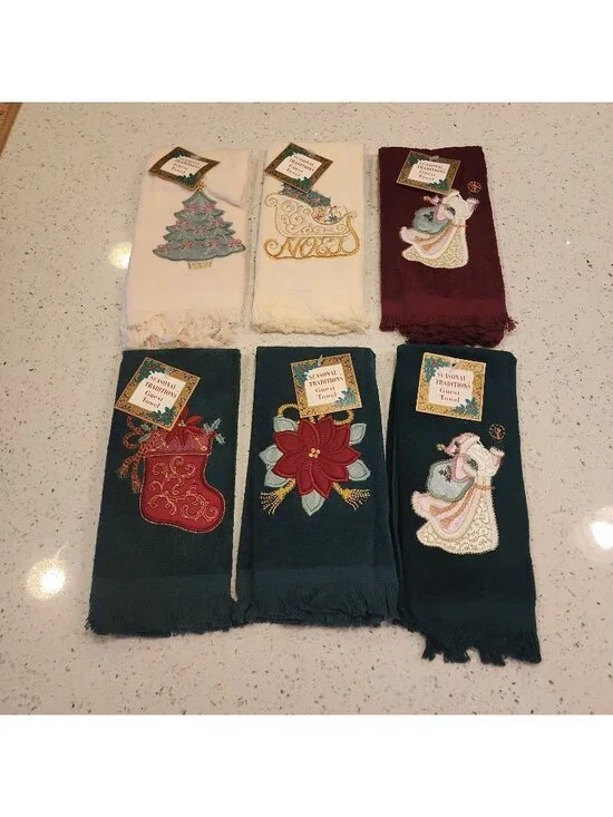 NWT Vintage Seasonal Traditions Guest Fingertip Towel Christmas Set Of 6