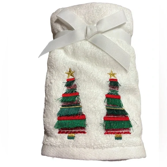 DEBORAH CONNOLLY NEW 2pc fringe Christmas tree hand towels -white/green