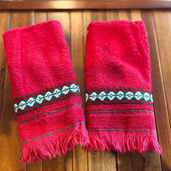 Cannon Vintage Christmas Hand Towel Set Red Green White Fringe
