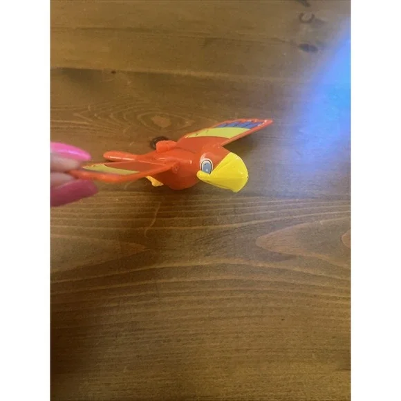 2005 Scholastic Maya & Miguel Paco Red Parrot Figure Wendy's Kids Meal Toy PBS
