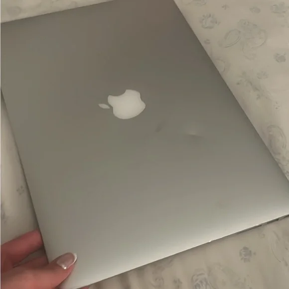 Apple Silver MacBook