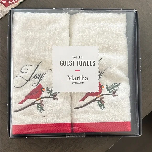 Martha Stewart Festive White and Red Guest Towels
