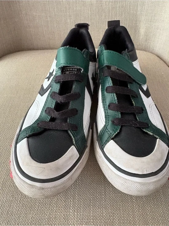 Converse Kids Low-Top Sneakers in Green, White and Black