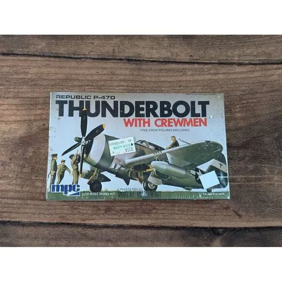 Sealed MPC Republic P-47D Thunderbolt WITH CREWMEN‎