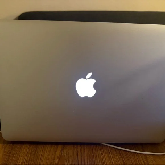 Apple MacBook Air 2017, 13 inches - Silver