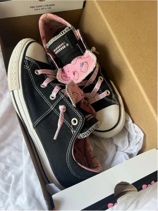 Converse x Hello Kitty Sneakers Maddie Size 4 (Big kids) Black Pink Women’s 6