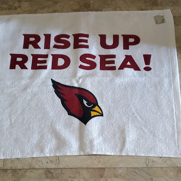 Az Cardinal's Towel