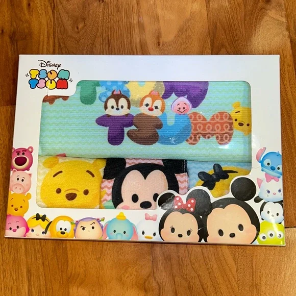 Brand New in Box Disney Tsum Tsum Set of 4 Towels