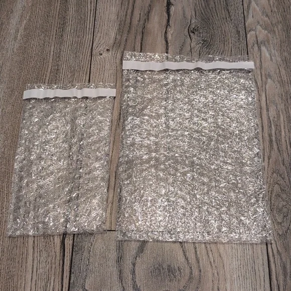 10 Bubble Wrap Bags Bundle 2 Sizes Self Sealing 5 of Each Size