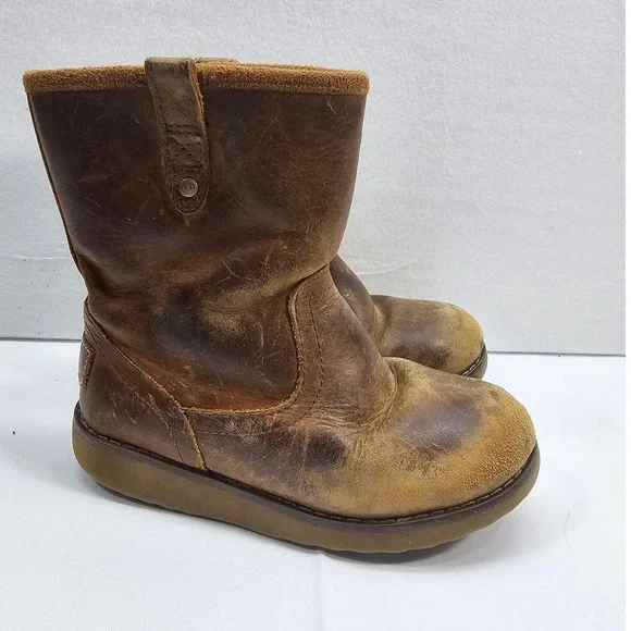 Kids UGG Brown Leather‎ Shearling Lined Winter Boots Size 11
