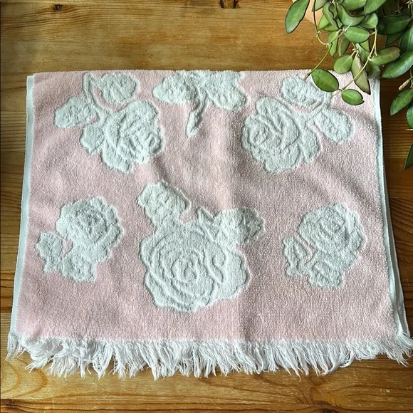 Vintage Floral Hand Towel