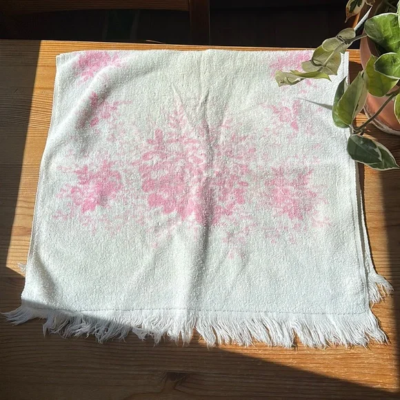 Vintage Floral Print Hand Towel