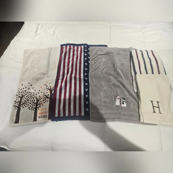 Holiday Hand Towels