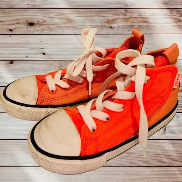 Converse Chuck Taylor Hightop Sneakers Shoes Canvas hot pink Size 10 girls