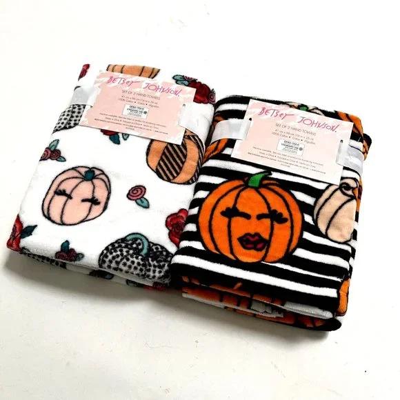 Betsey Johnson Fall Pumpkin Halloween 4pc Hand Towel Set Black White Orange NWT