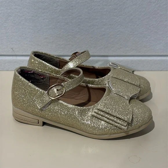 Pipperdoodles by Pip Squeak’s Boutique Sparkly Gold Bow Shoes
