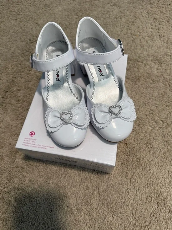Rachel Shoes White Patent Mary Jane Dress Shoes with Heart Bow
