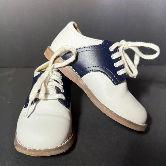 Footmates Classic White and Navy “Cheer” Kids Saddle Shoes toddler size 7.5