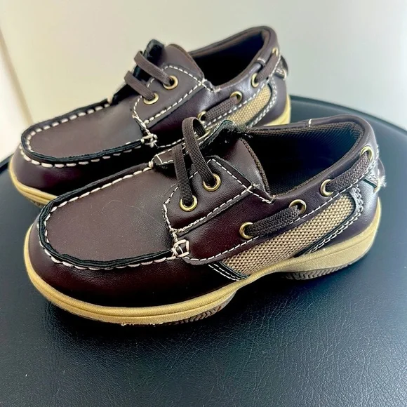 Okie Dokie Boys Brown‎ Oxford Dress shoes size 9