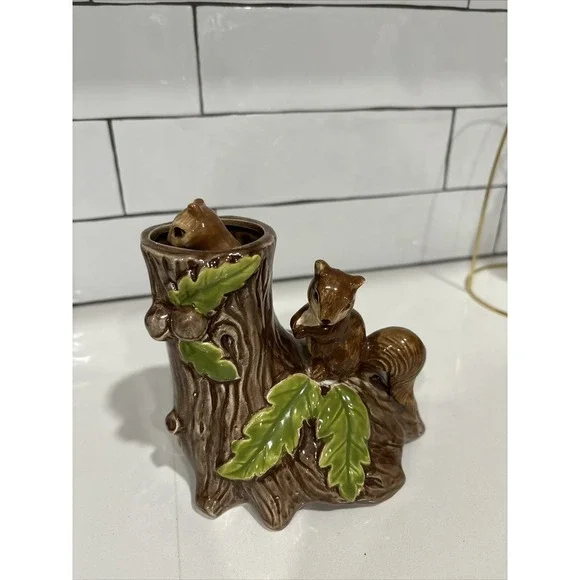 otagiri 1979 Musical Squirrels with tree stump Plays 