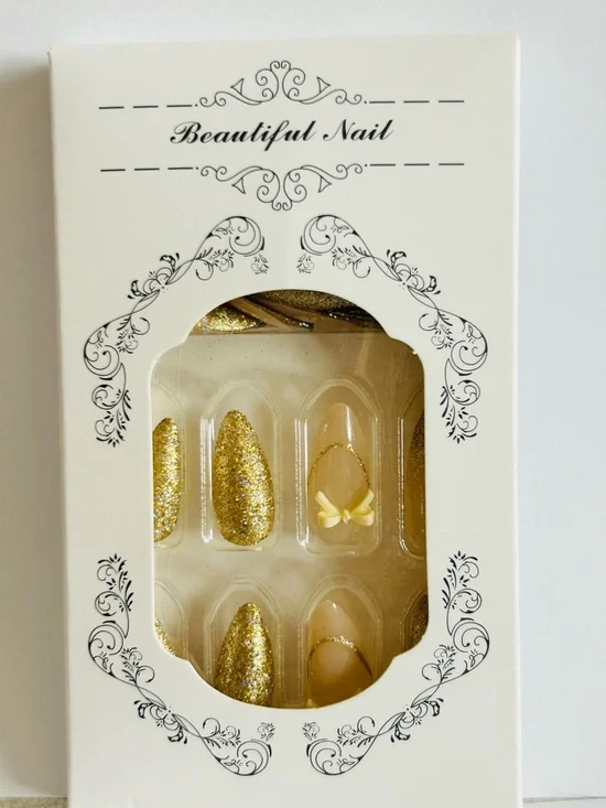 Women’s Gold Glitter Press-On Nail Set