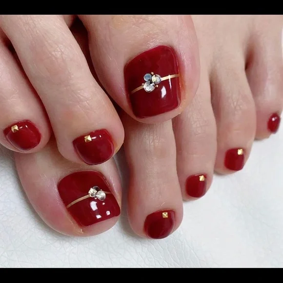 GOLD LINE RHINESTONE WINE RED FOOT NAILS ART