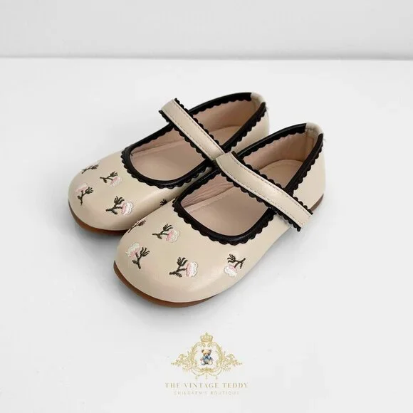 NWT Pretty Girls Mary Jane Flats Embroidered Cute Children's Shoes Cream 1
