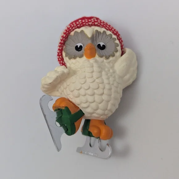 Hallmark 1985 ICE SKATING OWL Vintage Christmas Tree Ornament