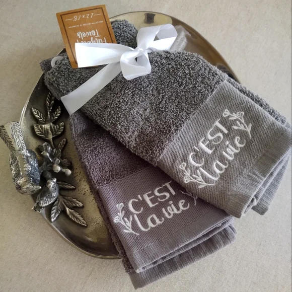 French 🪡 Embroidery C'est la vie Gray Towel Set~ 2•Pc.