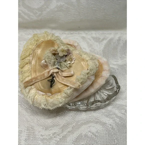 Lead CRYSTAL Heart Shaped Dish With Powder Puffs Trinkets Tray Cosmetics Zajecar