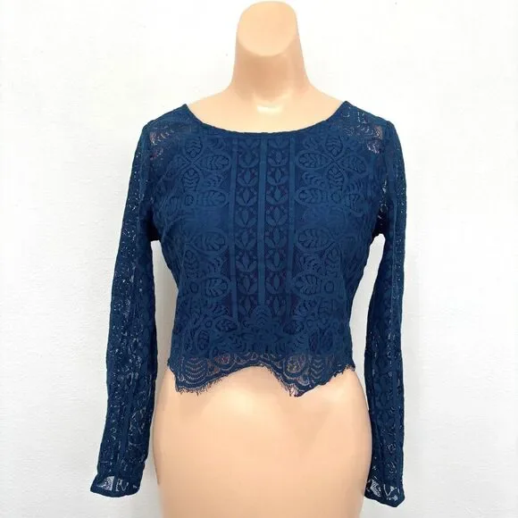 Hollister Lace Crop Top Small