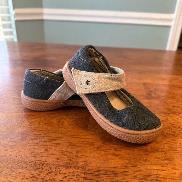 Livie & Luca Carta Carta II Mary Jane shoes gray charcoal tan size 8