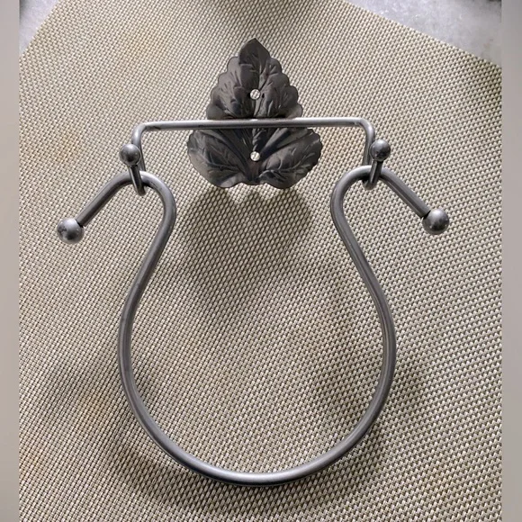 Towel holder
