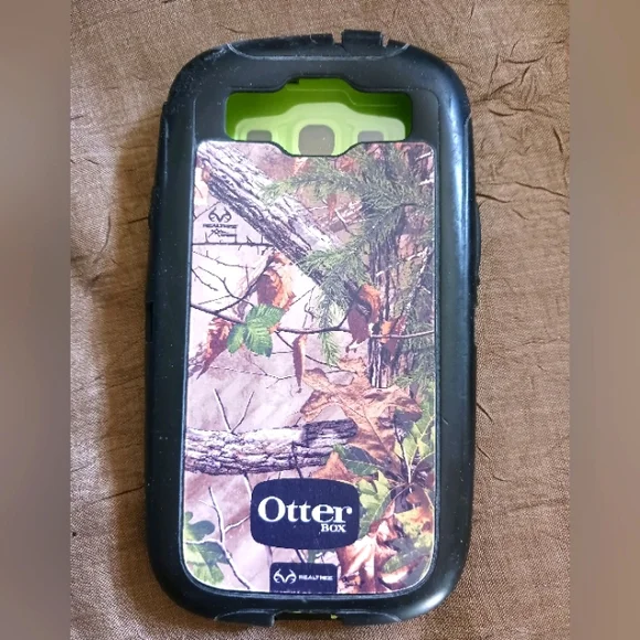 Realtree Otterbox Cellphone Cover, 3 1/4 x 5 7/8