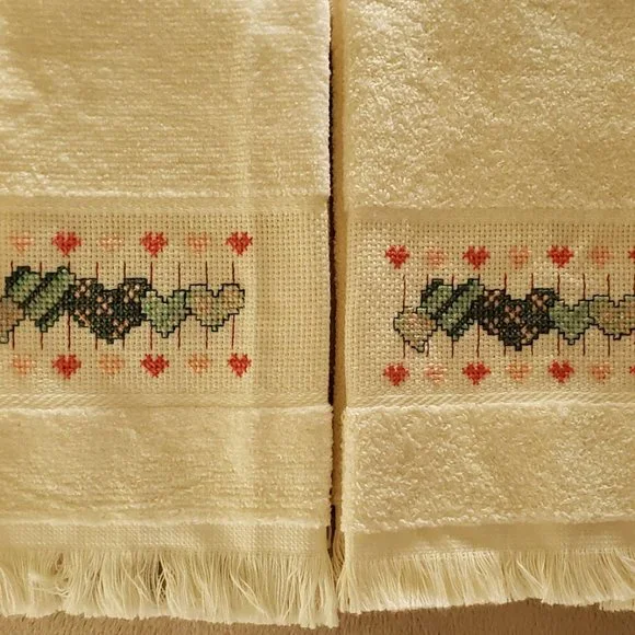 Set of 2 Guest Towels