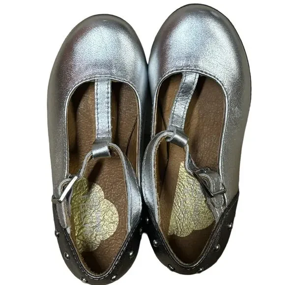Umi Little Girl Silver Patent Leather Studded Heel Mary Jane Eleni US 8M/24