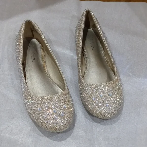 𝅺HOT cakes glitter shoes little girls size 6