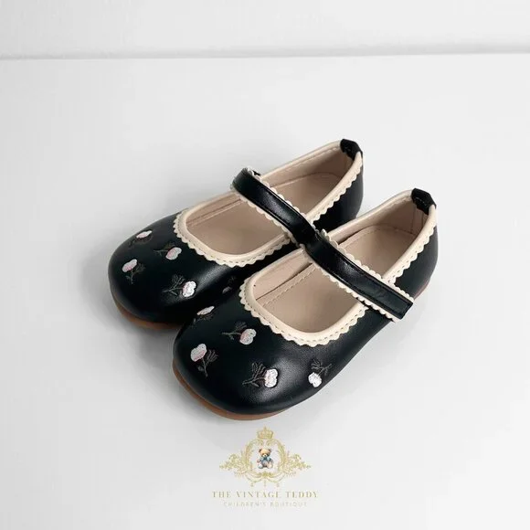 NWT Pretty Girls Mary Jane Flats Embroidered Cute Children's Shoes Black 5.5