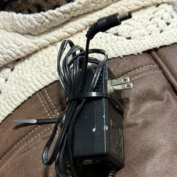 Black Power Adapter with Cable-#S048CU2200330