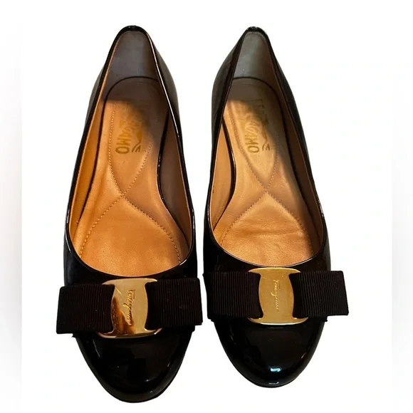 Salvatore Ferragamo -flat dress shoes size 5