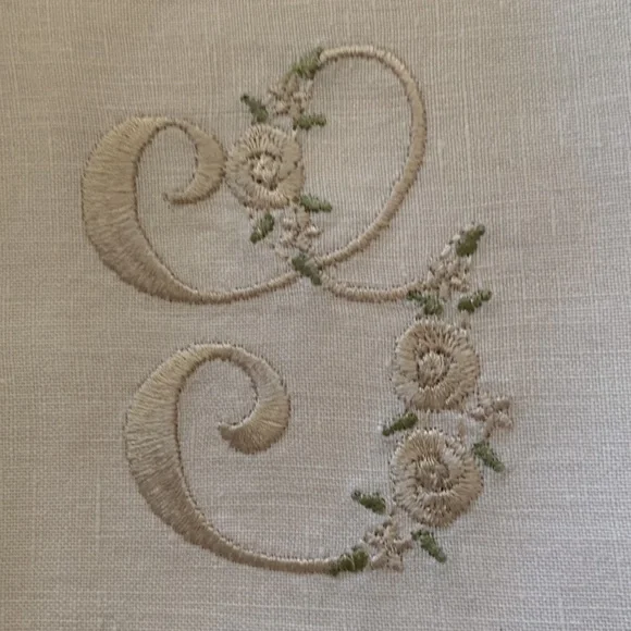 VINTAGE GUEST TOWEL CREAM LINEN MONOGRAMMED “G” 20”x14” DRAW STITCH HEM