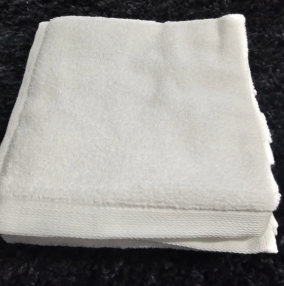 Grandeur Hospitality 6-Pack White Washcloths | Excellent/Like New |