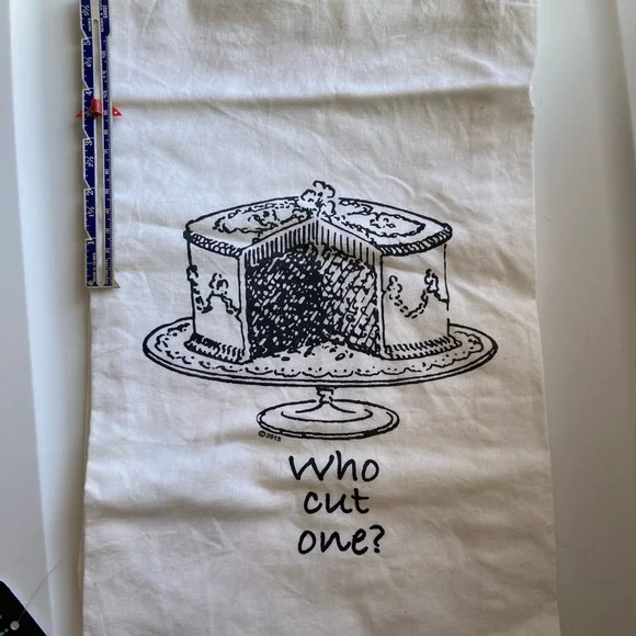 NWT Twisted Wares Hang Tight Towel Who Cut One Cake Kitchen Linen Towel White