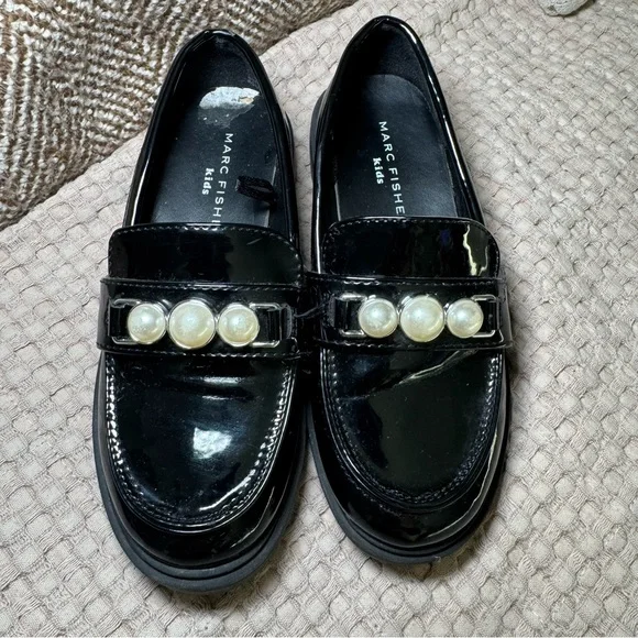 Marc‎ Fisher Kids Black Patent Leather Pearl Loafer Girls Size 12