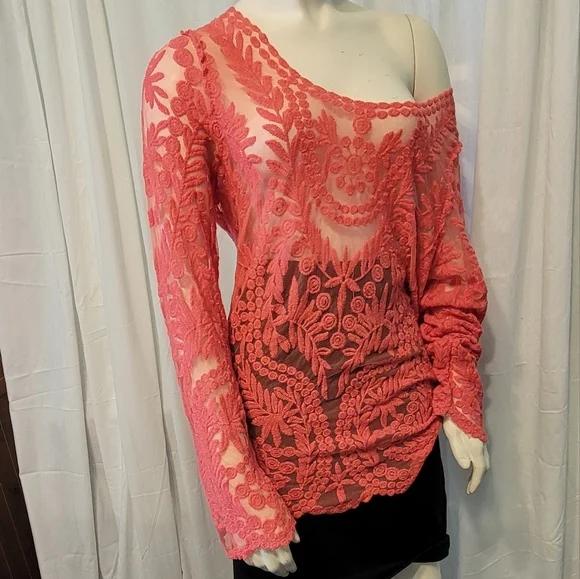 Coral Lace Long‎ Sleeve Top